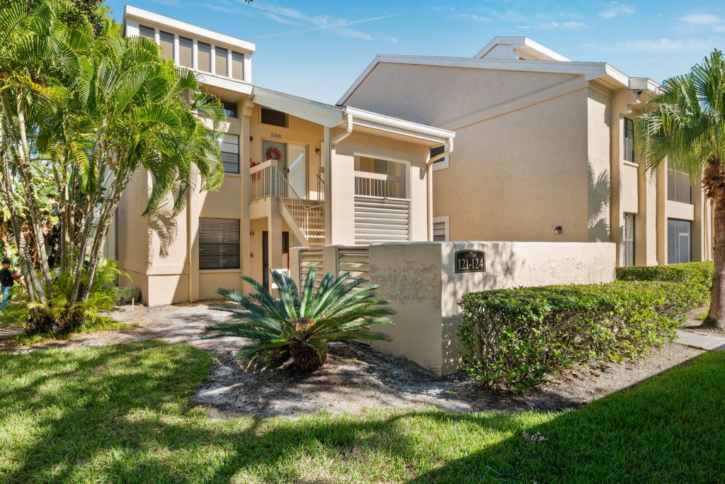 121 Lindsay Lane
