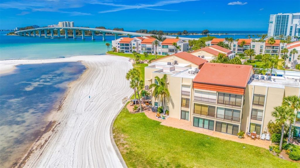 2 bed 2 bath clearwater Beach condo